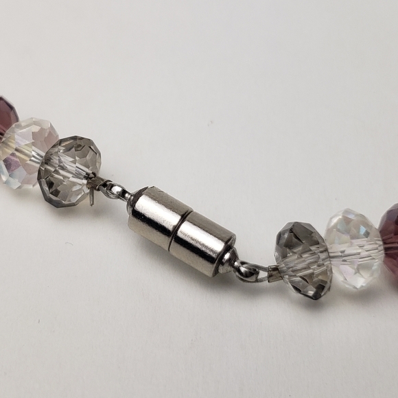 𝅺Faceted Crystal Beaded Necklace with Magnetic Clasp - Picture 7 of 9
